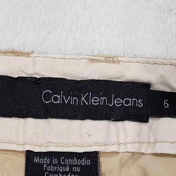 Calvin Klein Jeans Women's  Shorts, Ivory Beige Size 6 - Picture 9 of 11